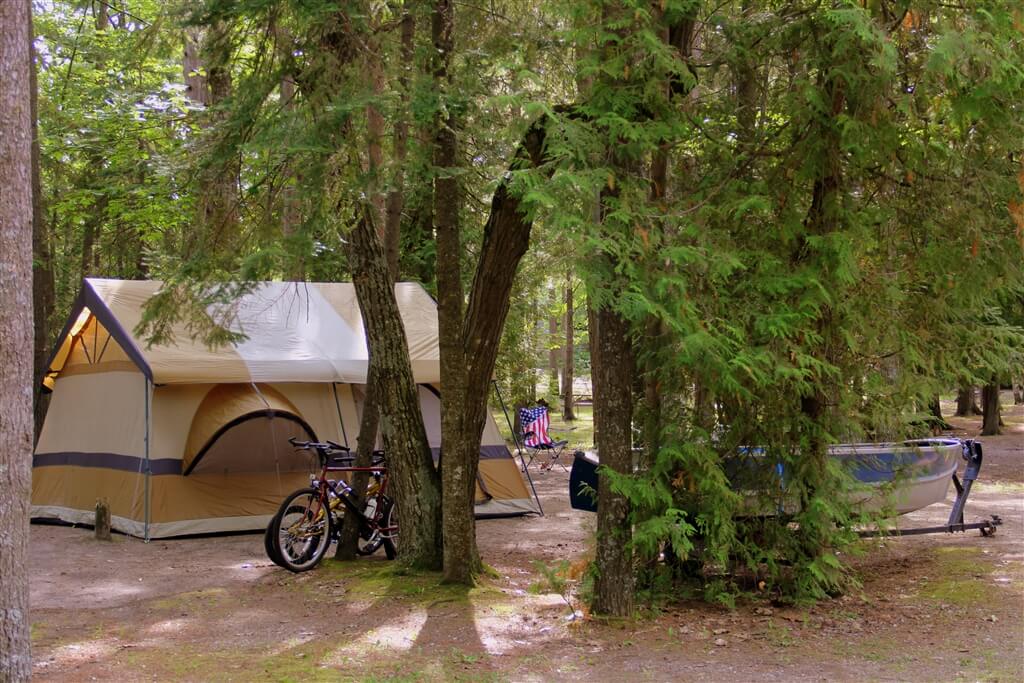 Photo of a supersaver campsite at Mackinaw Mill Creek Camping in Mackinaw City, MI. © 2016 Frank Rogala.