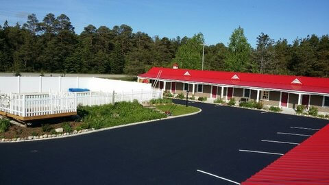 Aerial view of hotel rooms. © Frank Rogala.