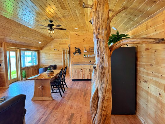 Lake Paradise Cottages large cabin sitting and kitchen area