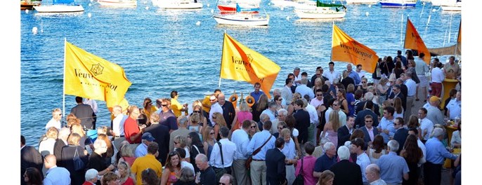 Photo of the Chicaco to Mackinac Yacht Race. Image source: cycracetomackinac.com.